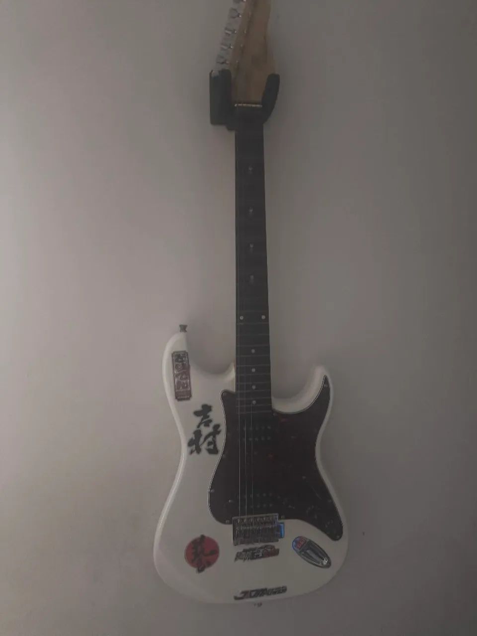 Guitarra gianini g-102, tenho preferência pra trocar ela num baixo 4 cordas