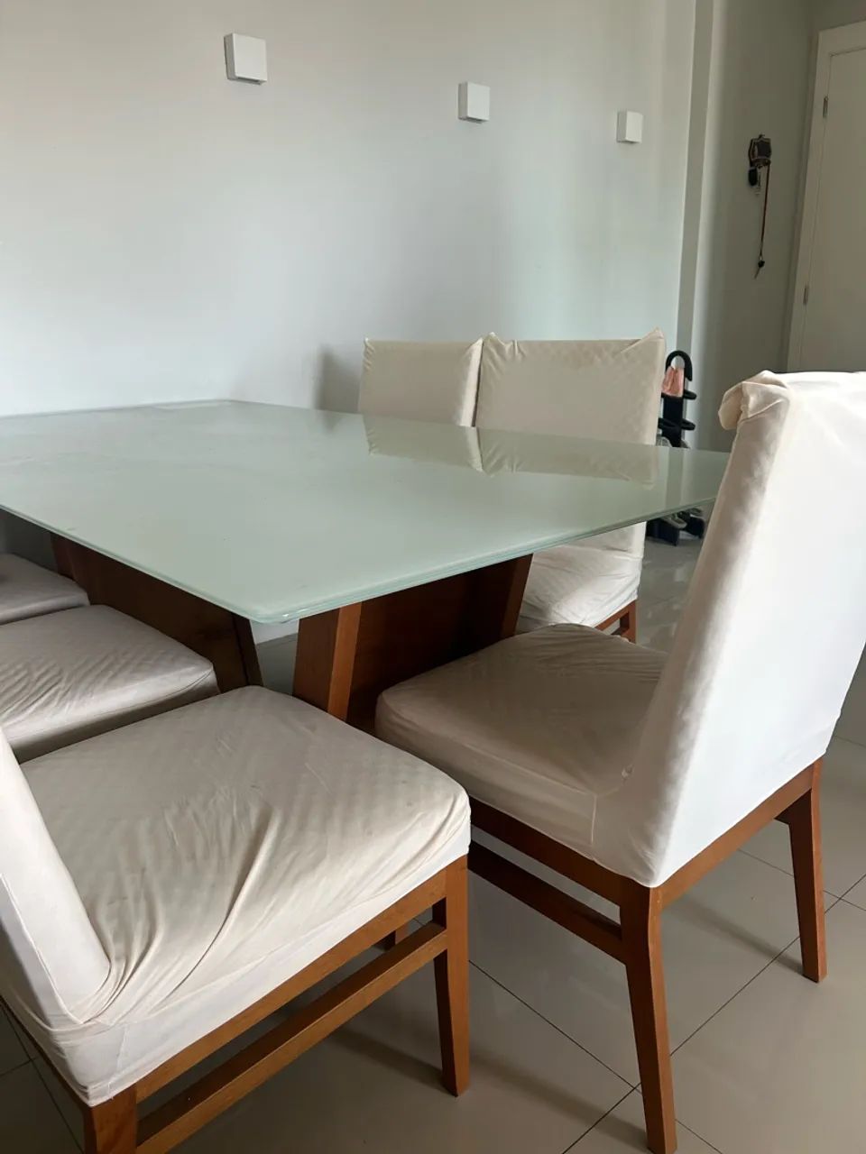 Vendo Conjunto Mesa + 6 cadeiras