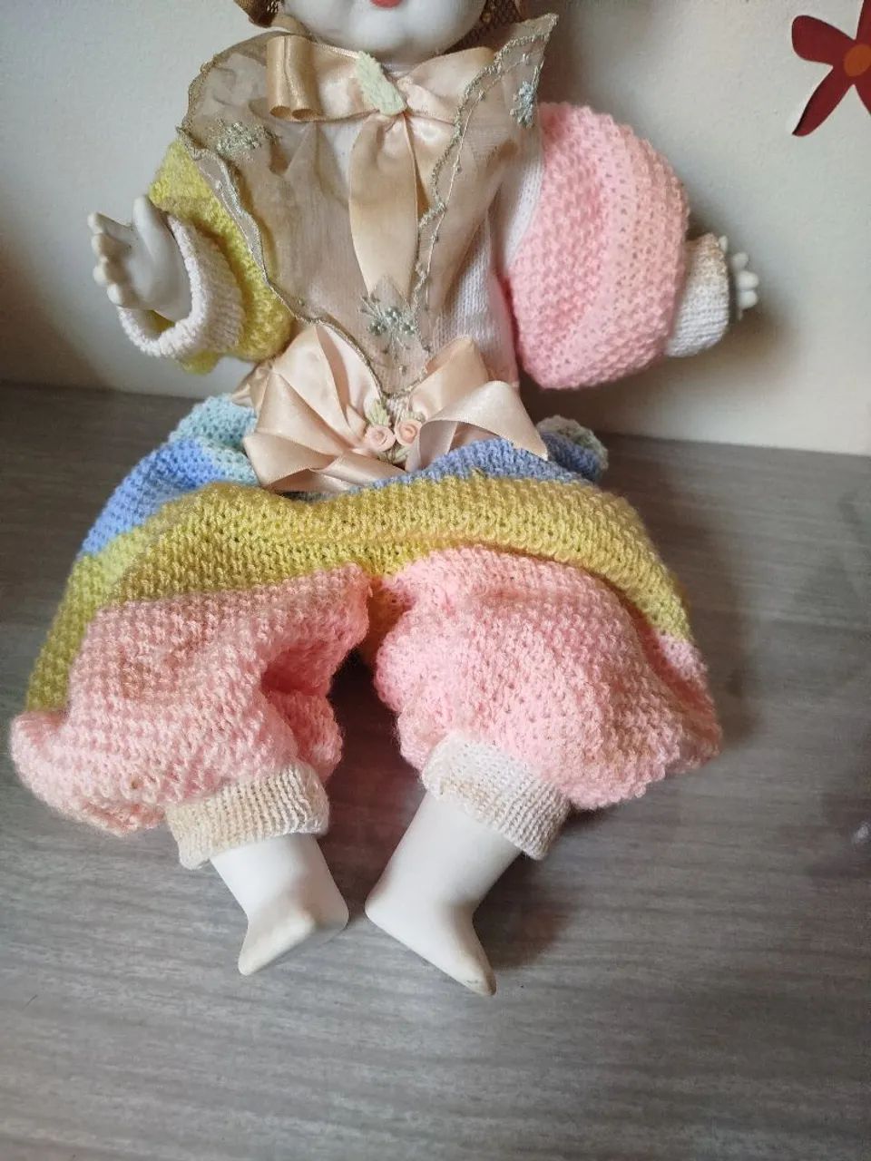 Boneca porcelana, com chapéu  - Foto 4