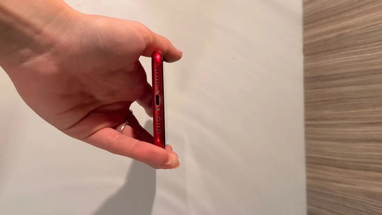 iPhone 11 vermelho e todo original e funcionando  - Foto 3