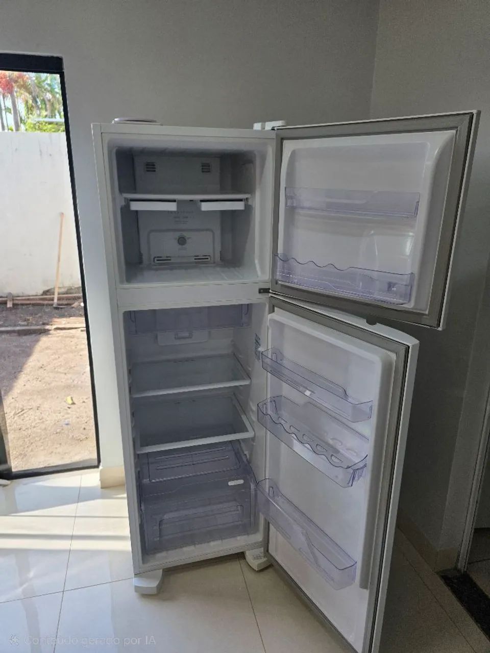 Geladeira eletrolux 371 Litros - Foto 2