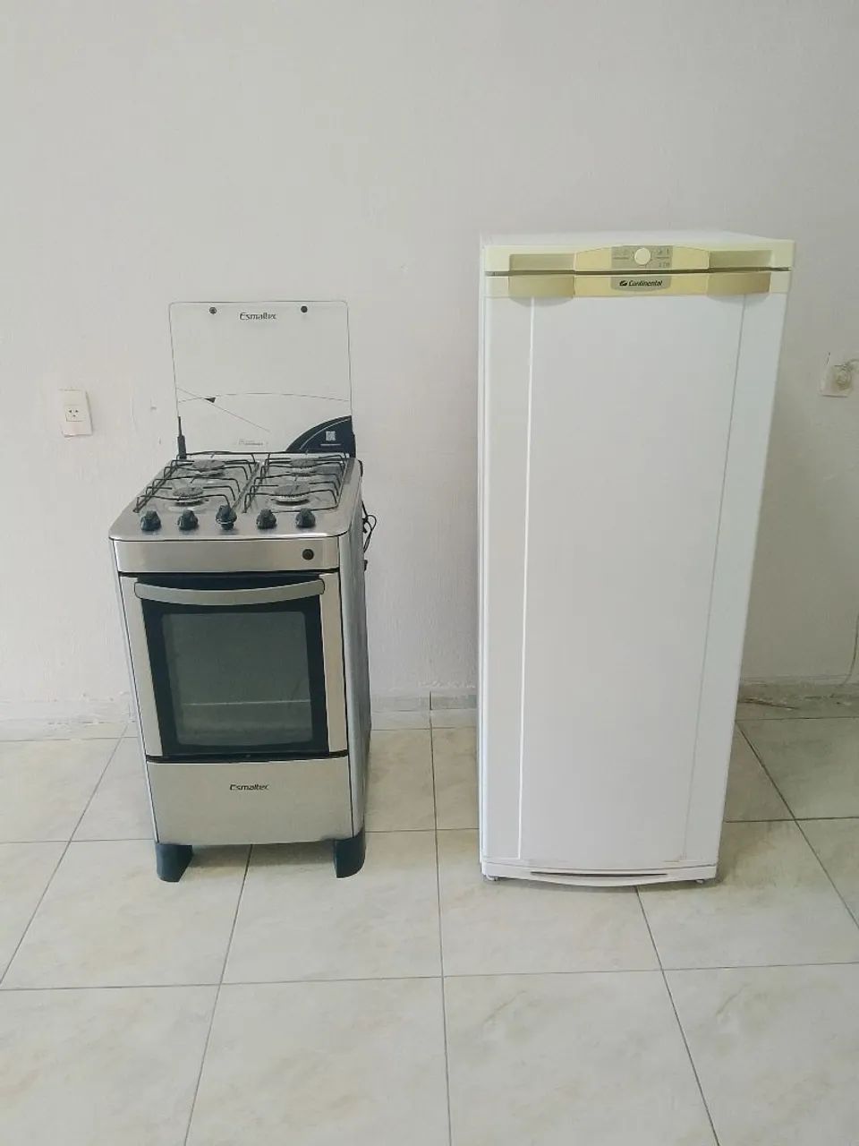 vende-se geladeira e fogão combo 
