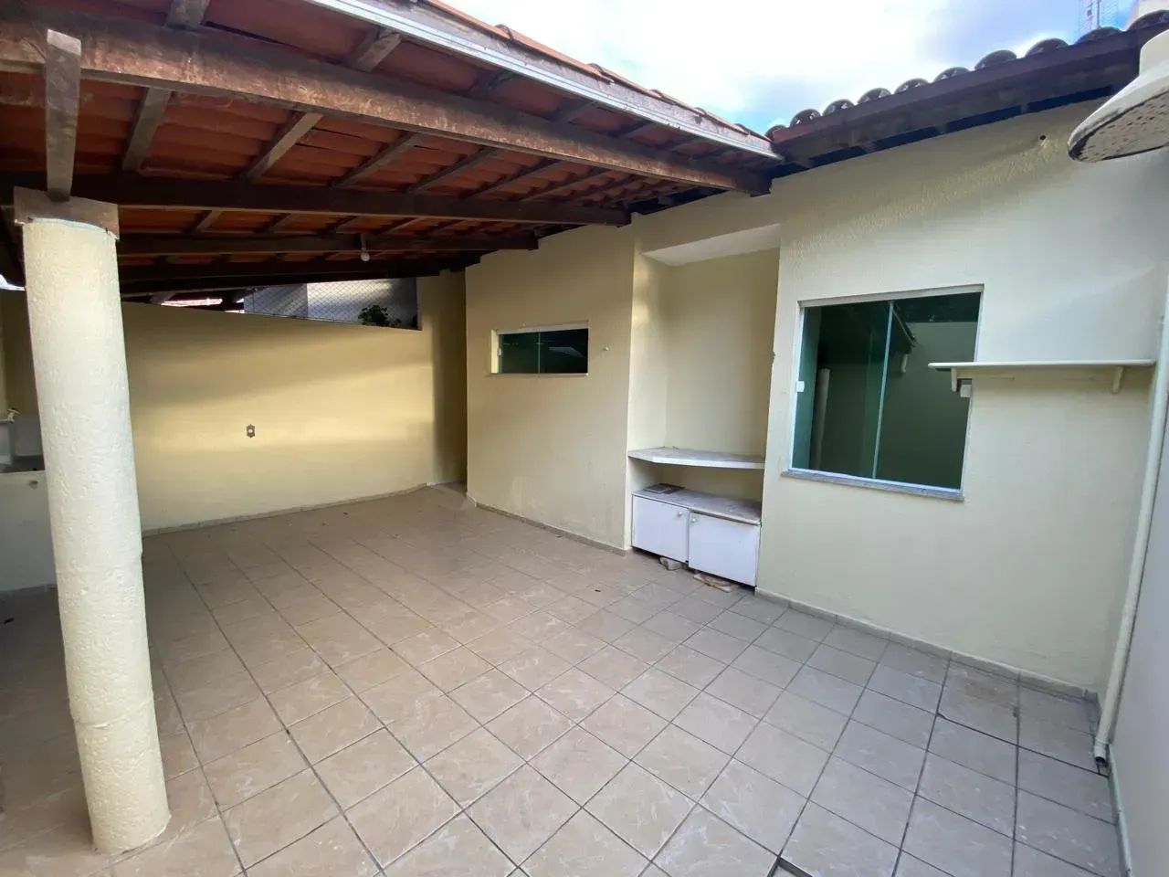 Casa Plana em Condomínio com 3 Quartos na Região da Maraponga - Foto 3