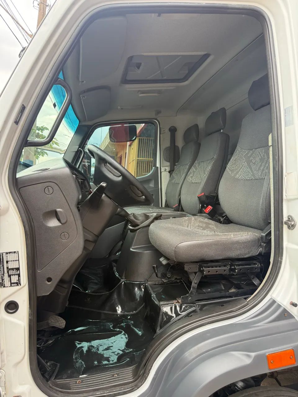 815 CARROCERIA E MÓDULO PARA 8 PASSAGEIROS - Foto 4