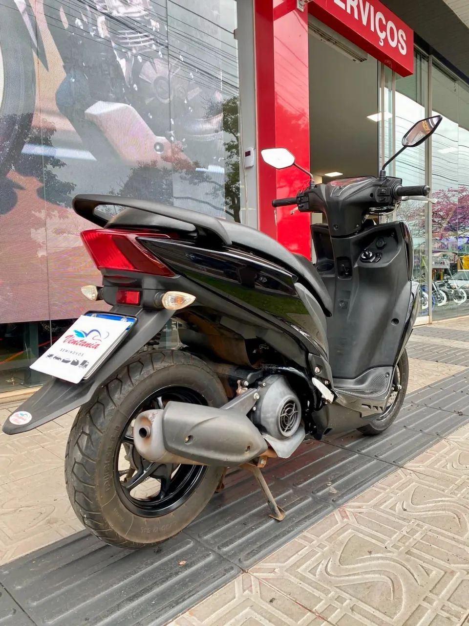 YAMAHA FLUO 125 2023 - Foto 3