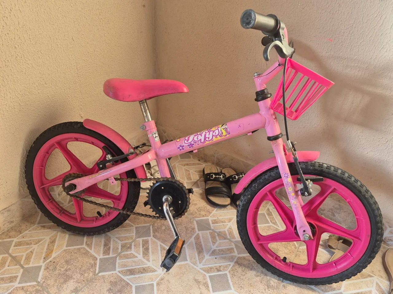 Bicicleta infantil seminova.