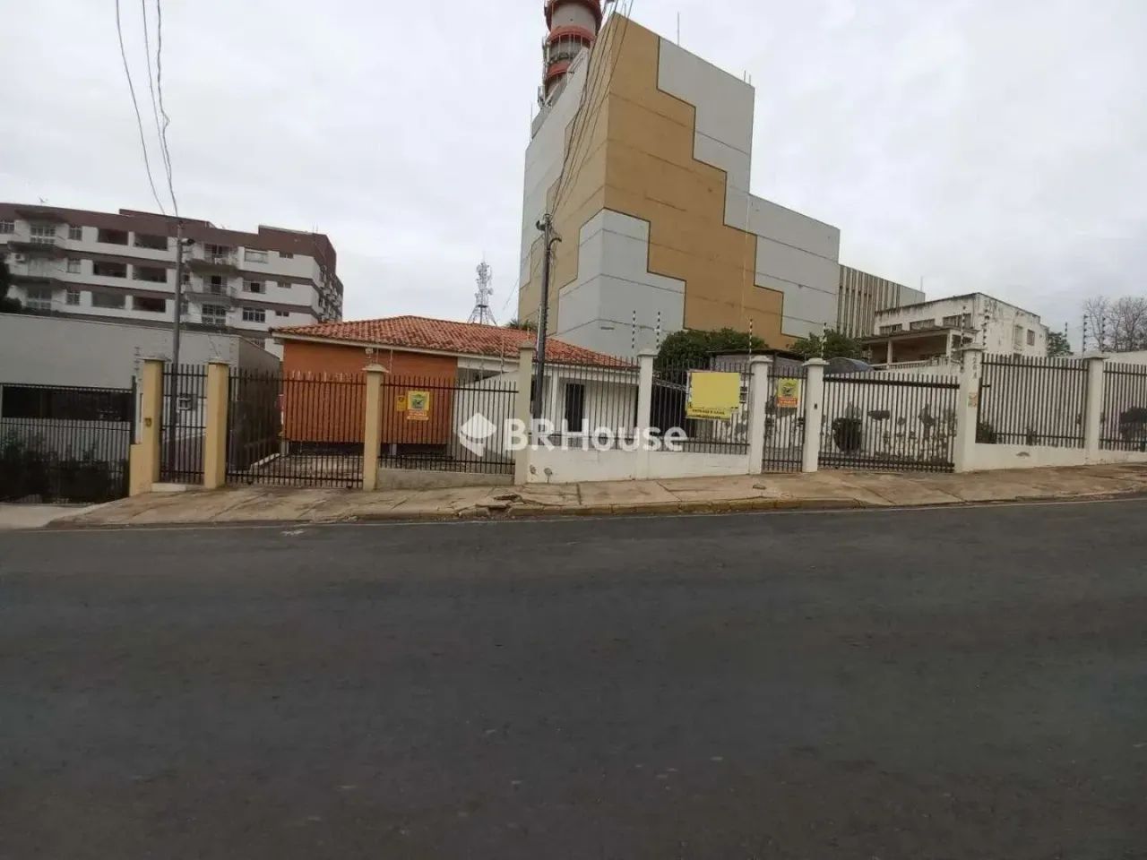 Bandeirantes | Casa 6 quartos, sendo 4 suites