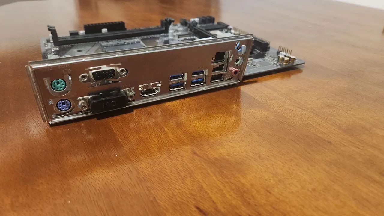 Placa Mãe Gigabyte A320m-s2h AM4 (Mais Barata da OLX) - Foto 3