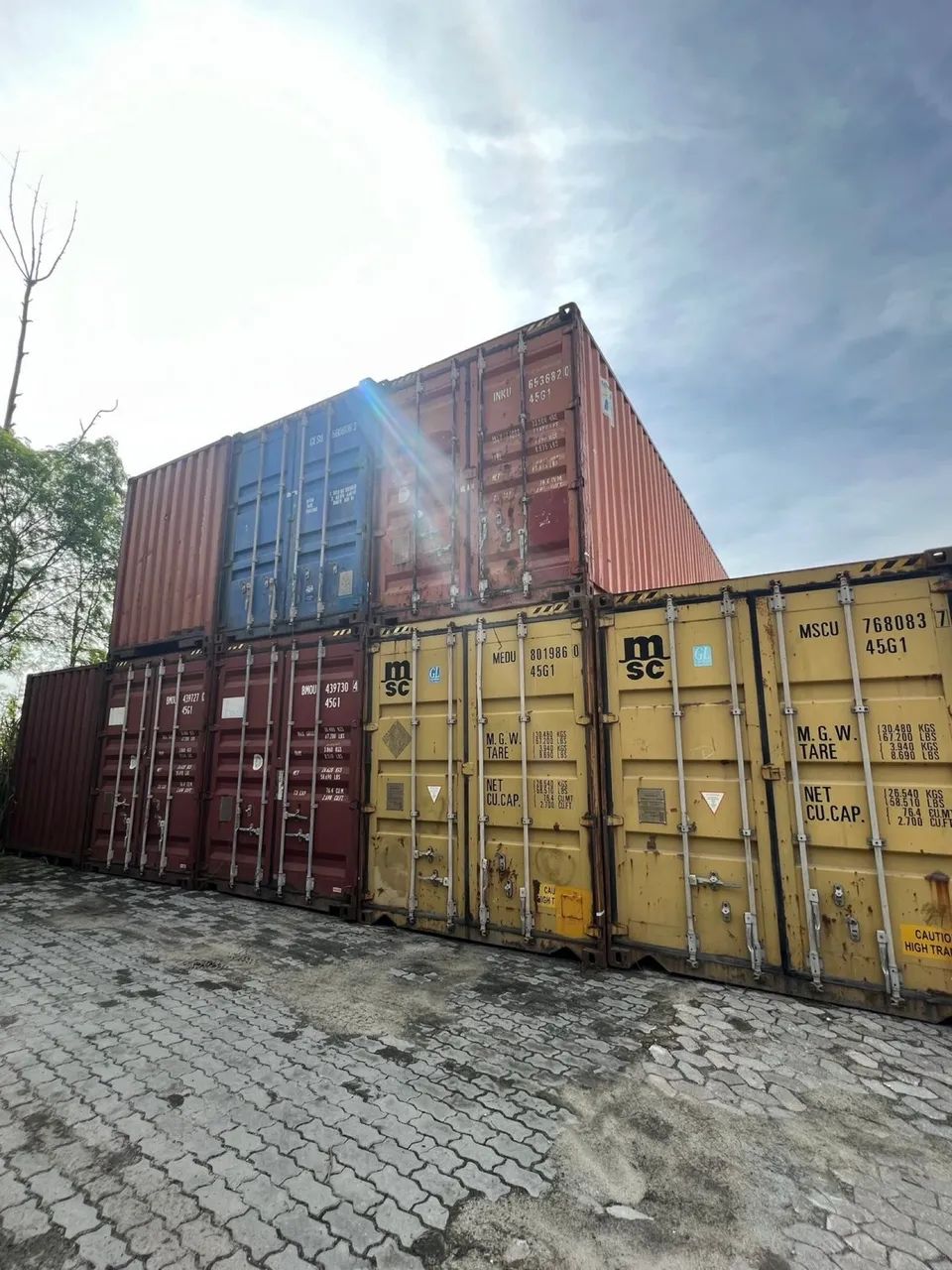 Container em terminal  - Foto 3