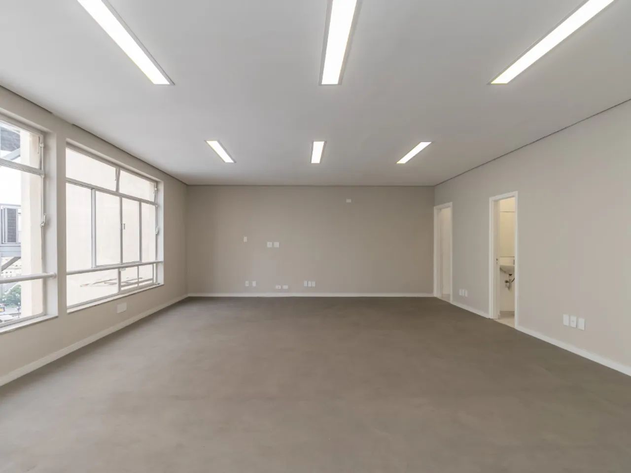 Conjunto comercial para venda em Sé, 150m²