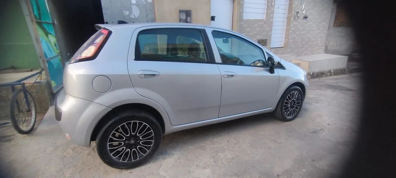 Fiat Punto Punto ESSENCE 1.6 Flex 16V 5p 2015