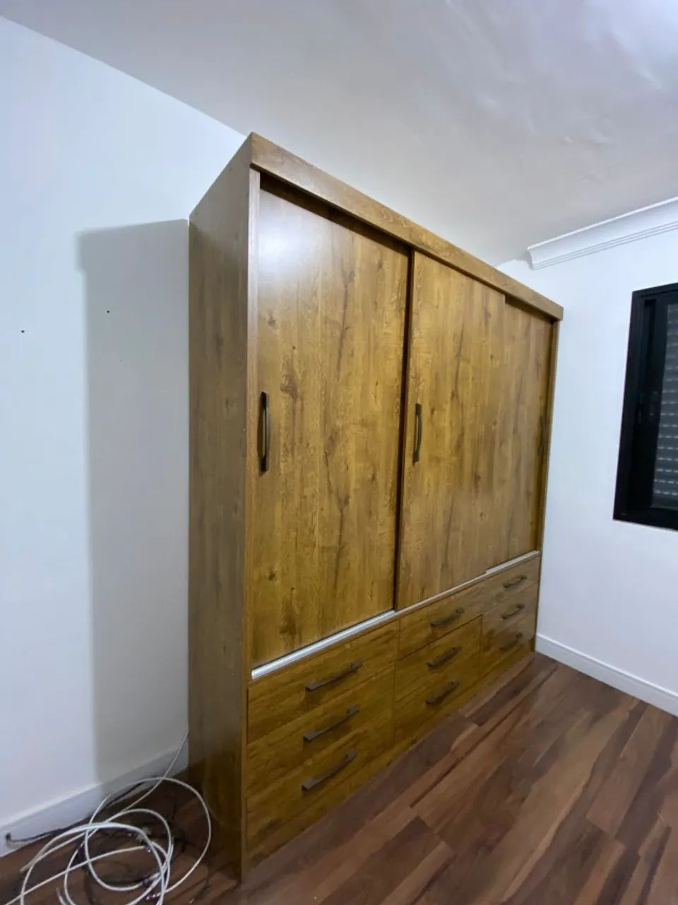 Guarda-roupa casal 3 portas de correr e 9 gavetas