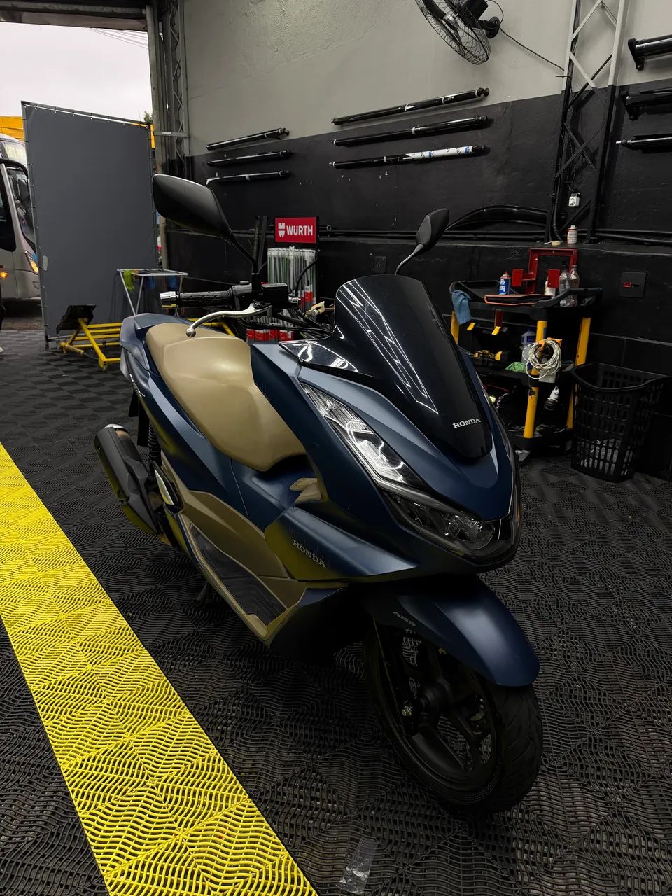 PCX 2024 DLX