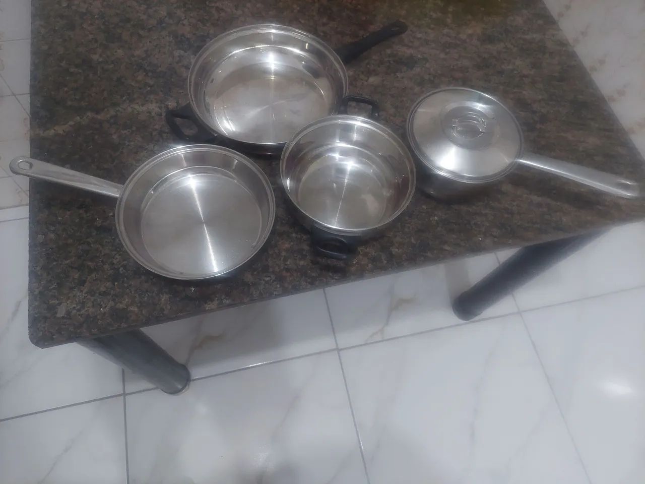 4 panelas lindas inox usadas - Foto 3