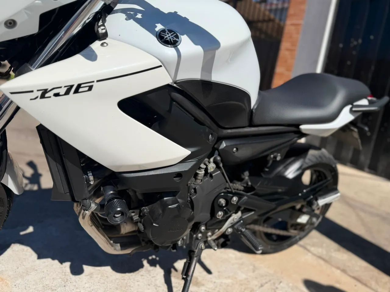 Xj6 n 
