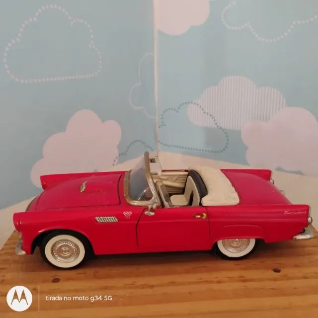 Carro miniatura Ford Thunderbird 1955 - Escala 1/24 - Foto 2