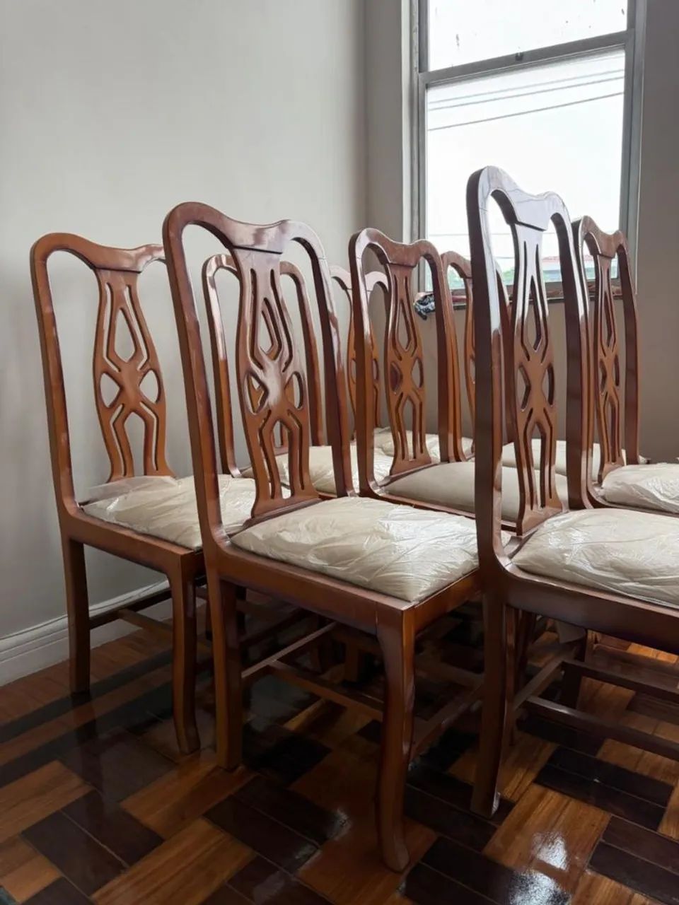 Vendo  8 cadeiras de  jantar - Foto 4