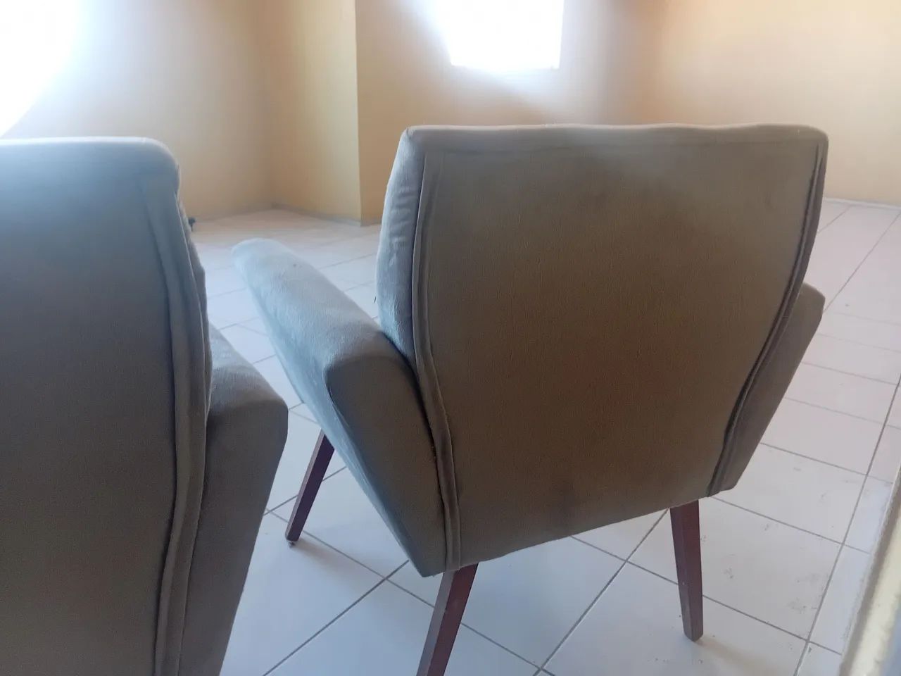 Vendo duas cadeiras para sala,quarto - Foto 4