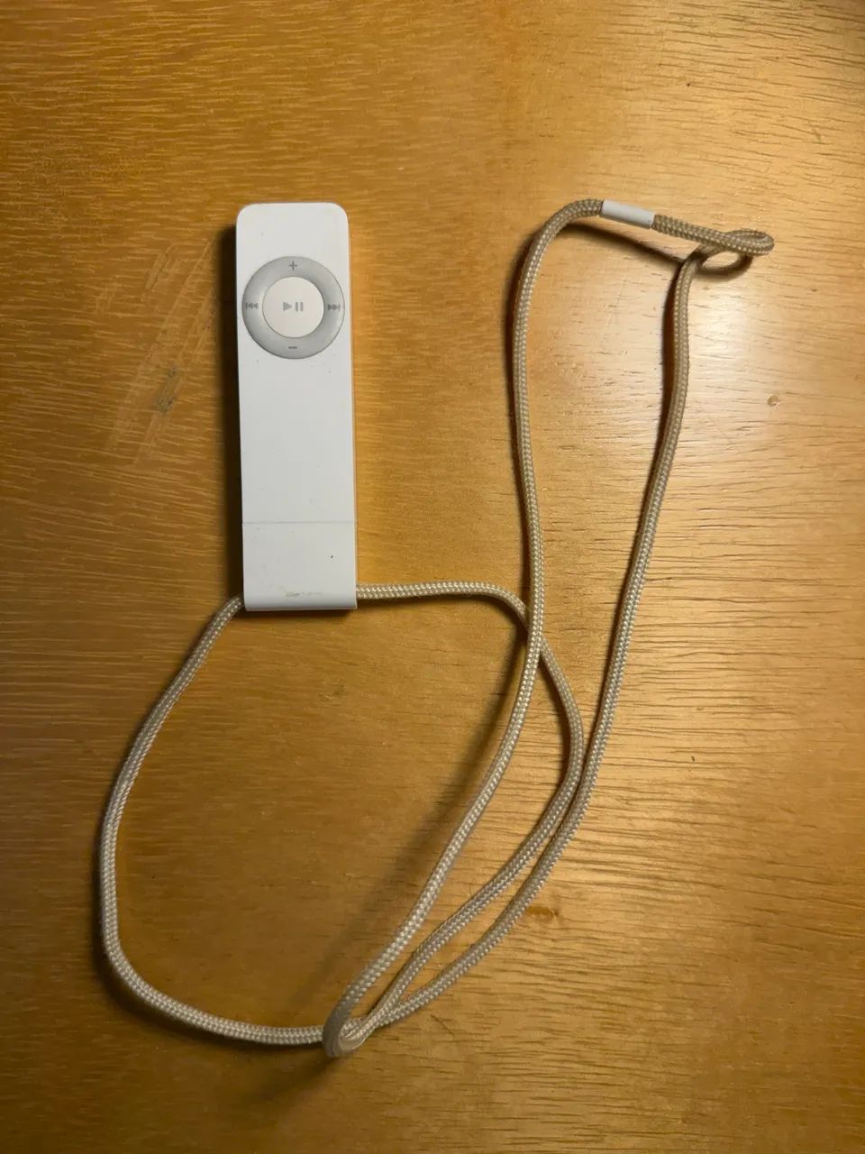 未使用☆APPLE iPod shuffle IPOD SHFL 1G 2011-06-06-ipod-shuffle.jpg