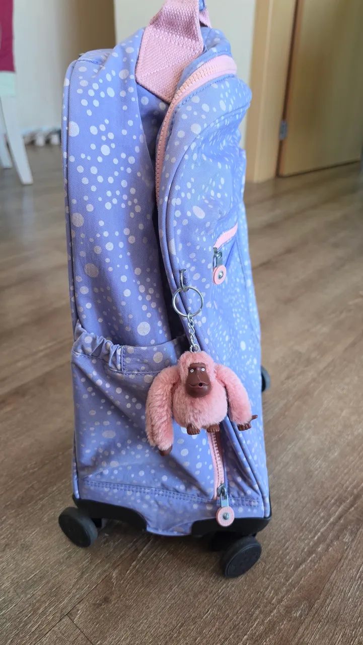 Vendo mochila escolar Kipling, modelo com rodinhas,perfeito estado!! - Foto 3