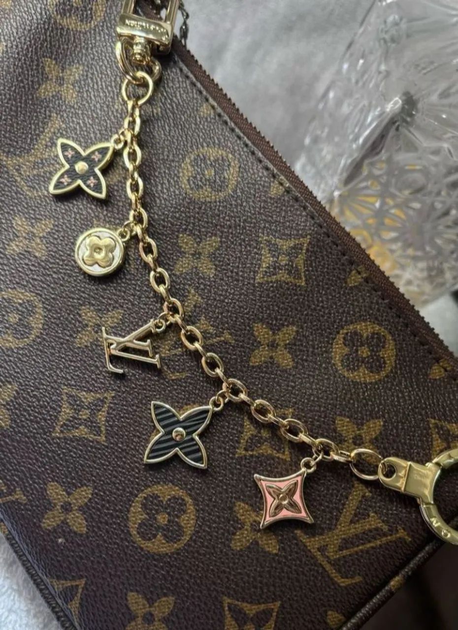Charm Louis Vuitton chaveiro de bolsa  - Foto 4