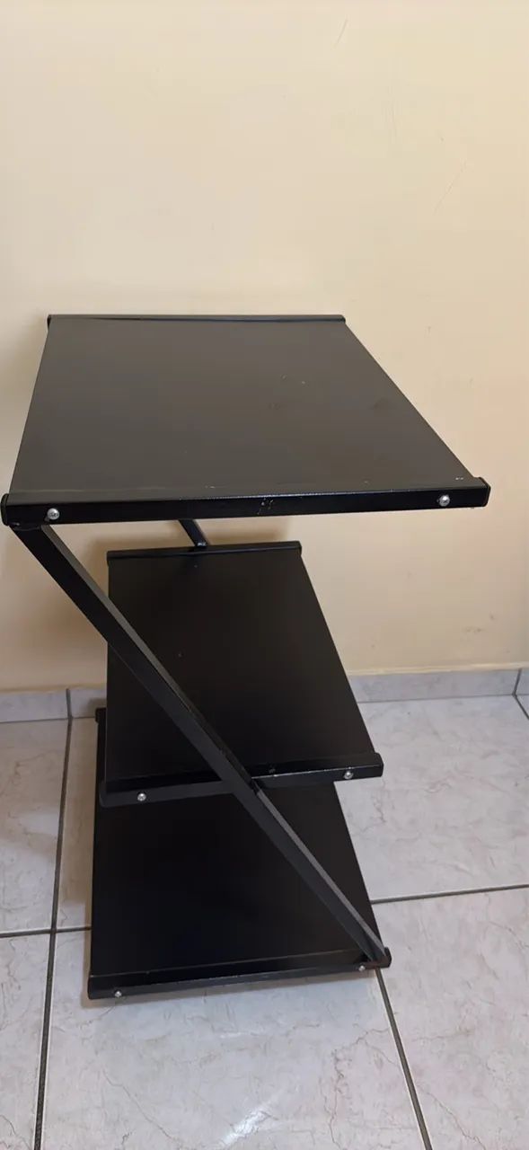 1Carrinho Mesa Auxiliar - R$ 250,00