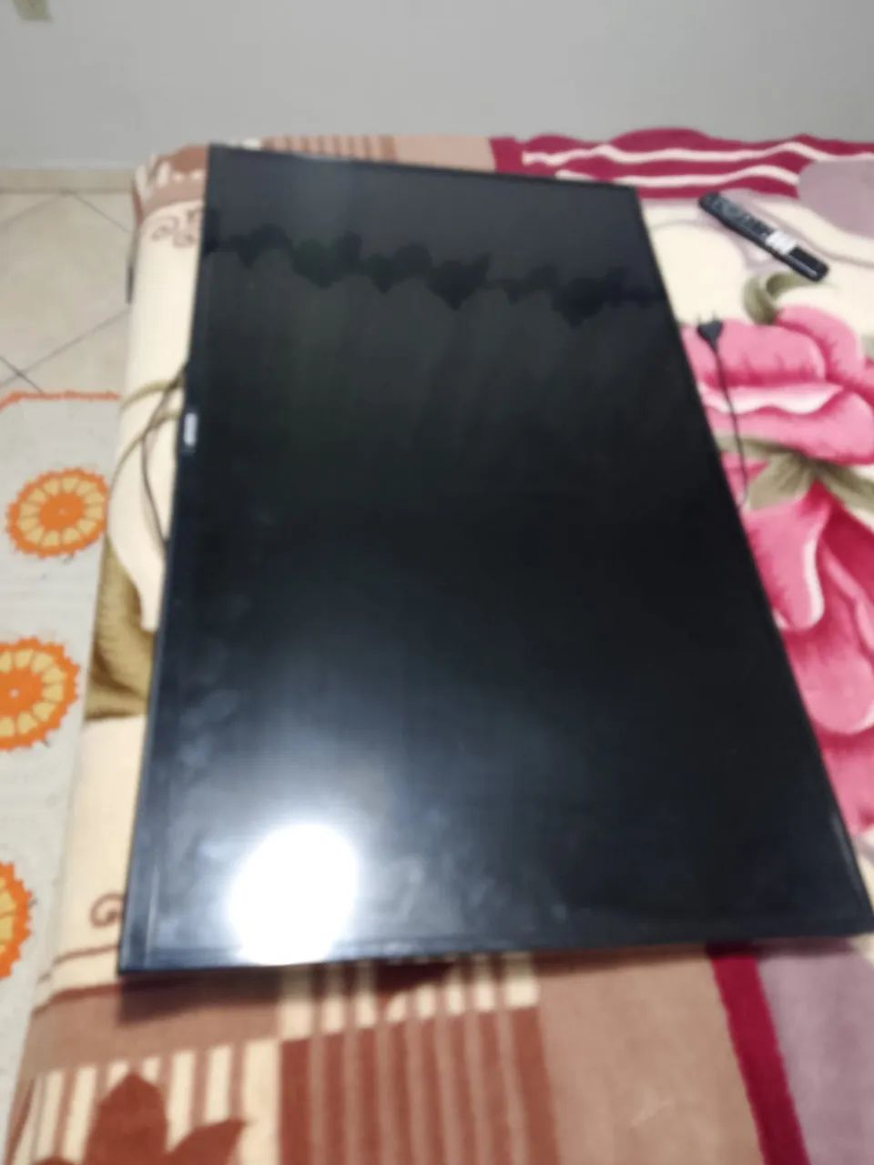 Smart TV BEMP LED - Ótimo Estado + Controle - Foto 4