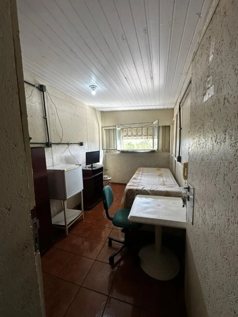 Apenas estudantes - Quarto Mobiliado Individual em República - Foto 4