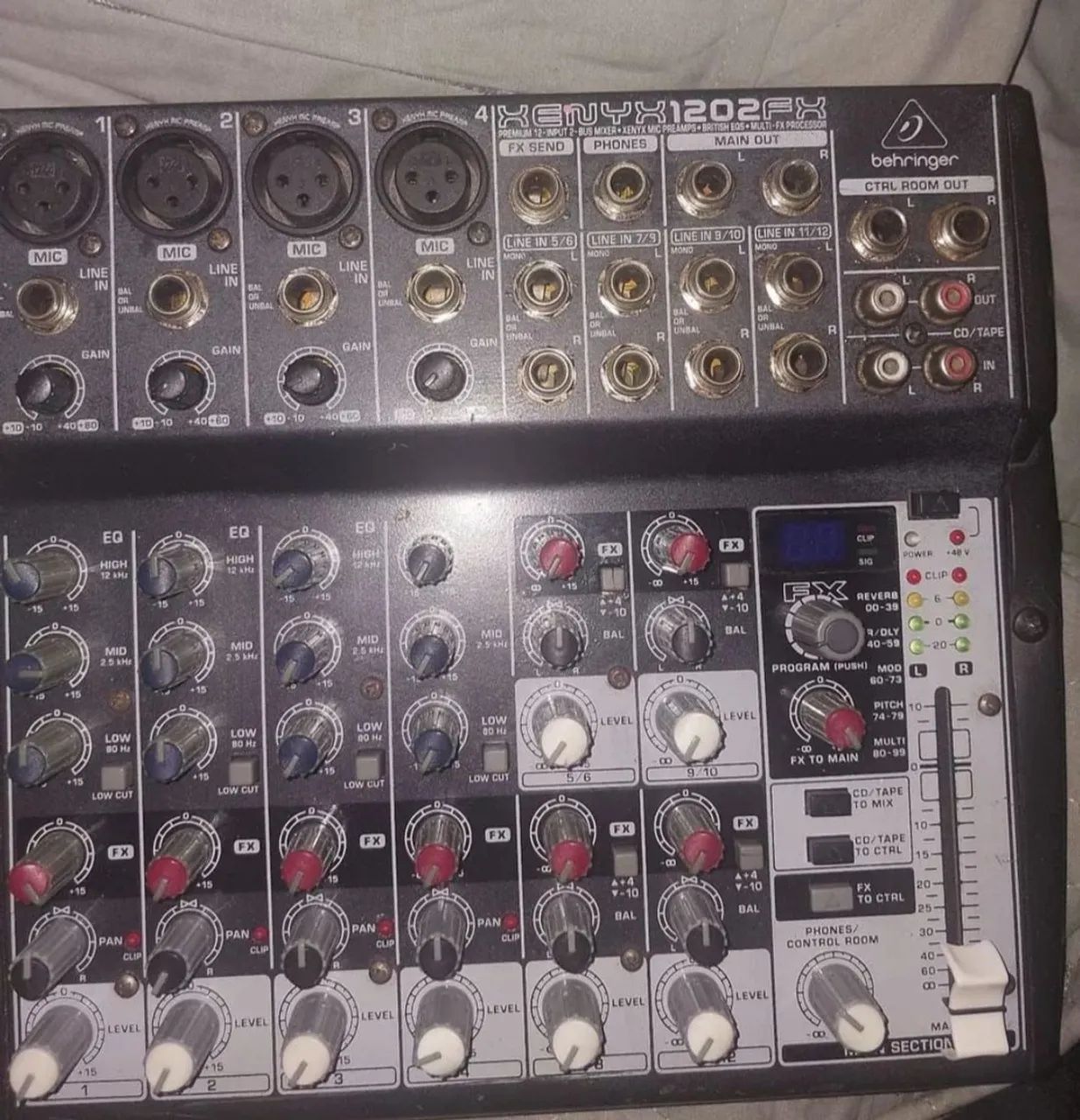 Mesa de som Behringer 1202fx - Foto 3