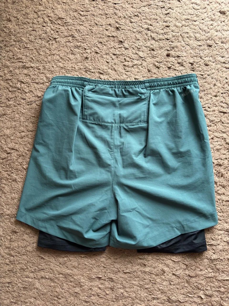 shorts nike running 2 em 1 m - Foto 4