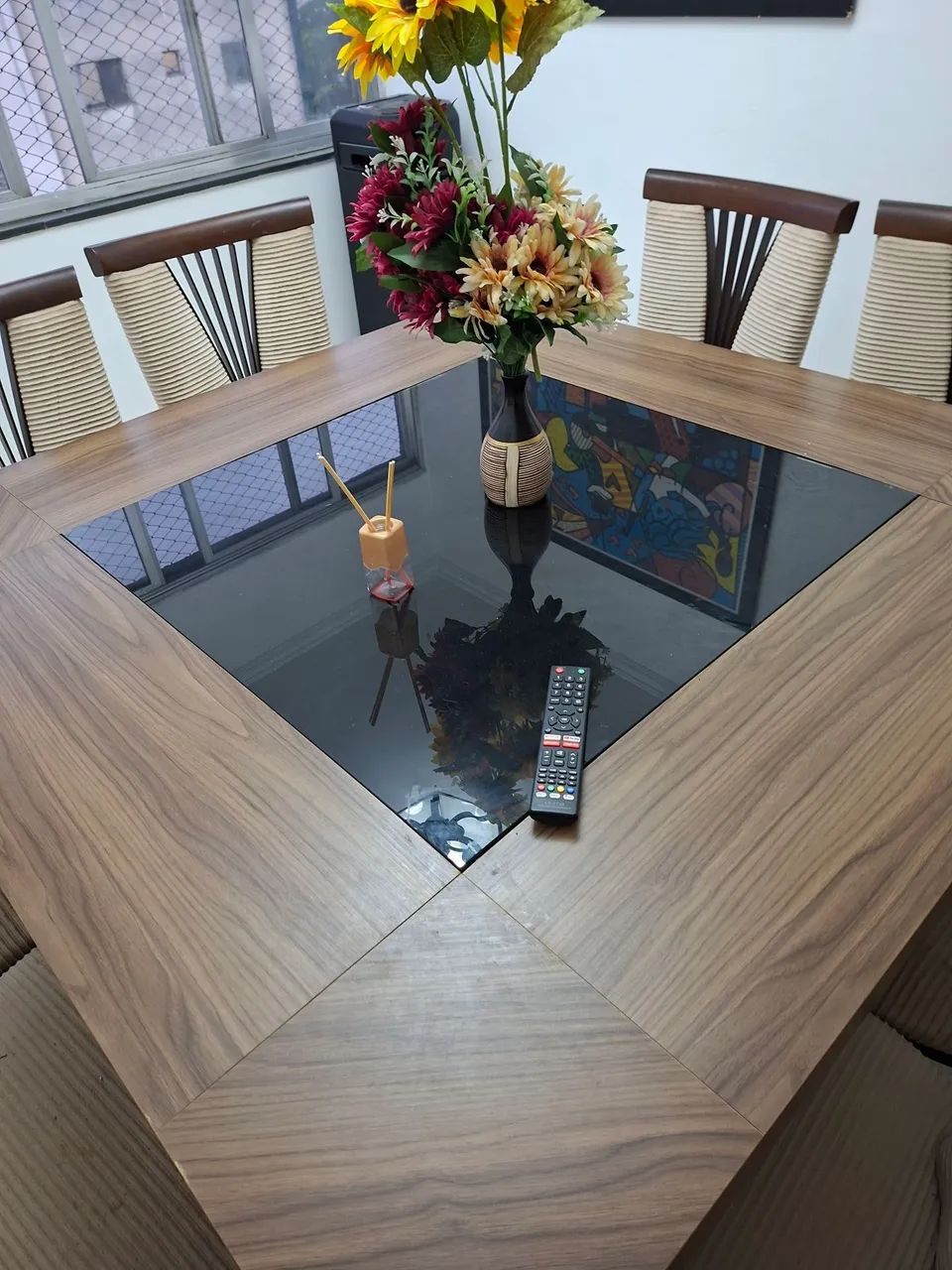 VENDO MESA DE 8 CADEIRAS ( LEIA !!!!!! ) - Foto 2
