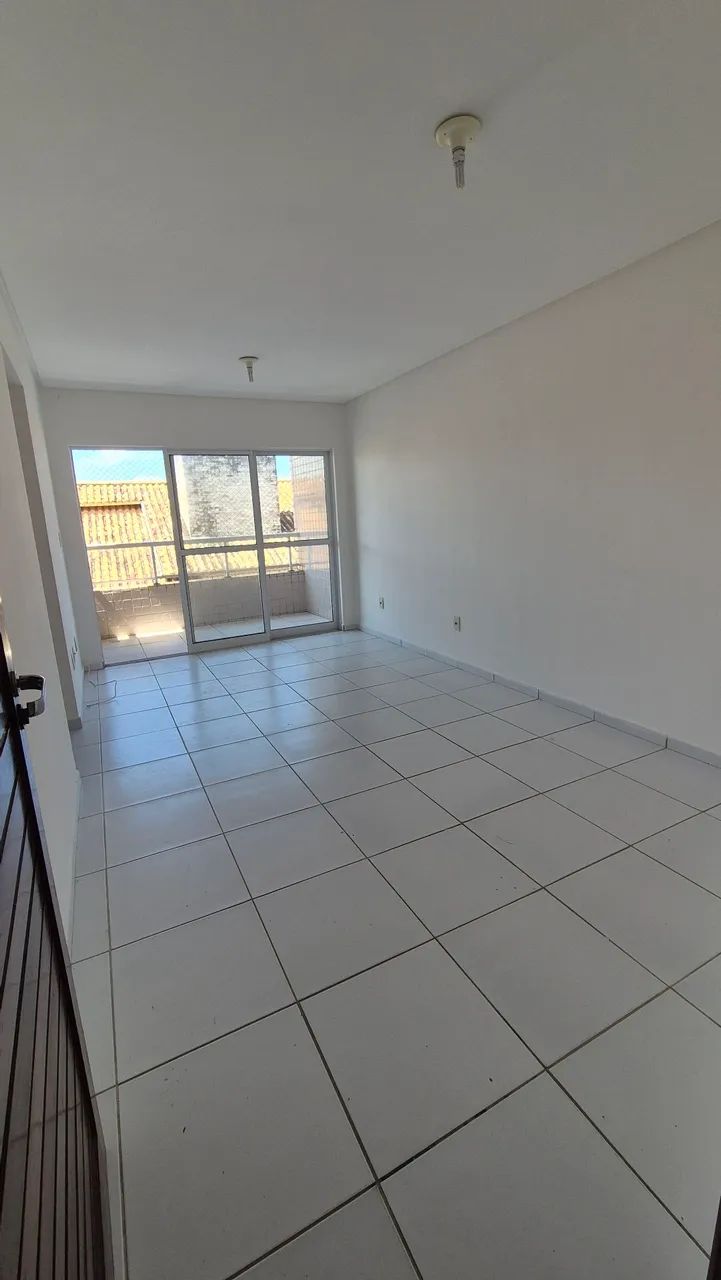 ALUGO APARTAMENTO EM INTERMARES COM 02 QUARTOS E DOIS BANHEIROS