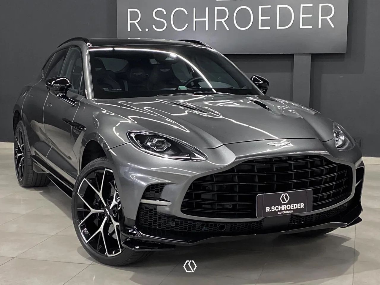 Aston Martin DBX 707 4.0 V8 707cv, foto 2 de 20