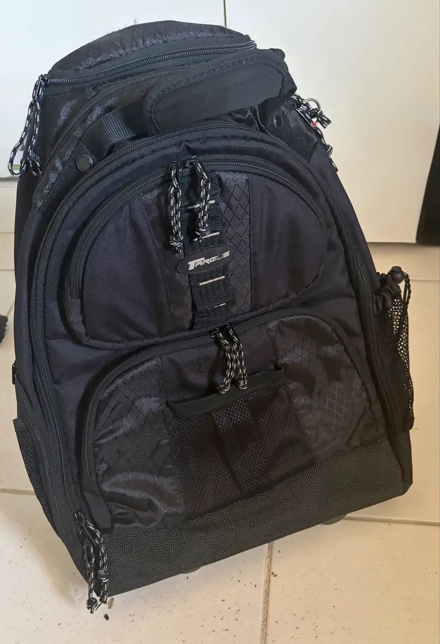 Mochila Targus com alça telescópica e rodinhas