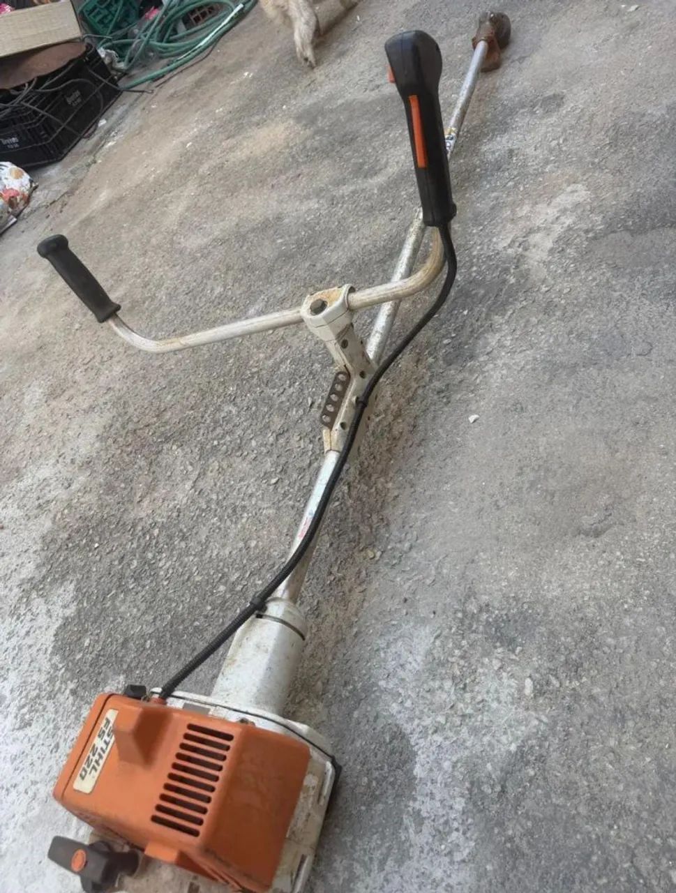 Roçadeira Stihl 220 - Foto 2