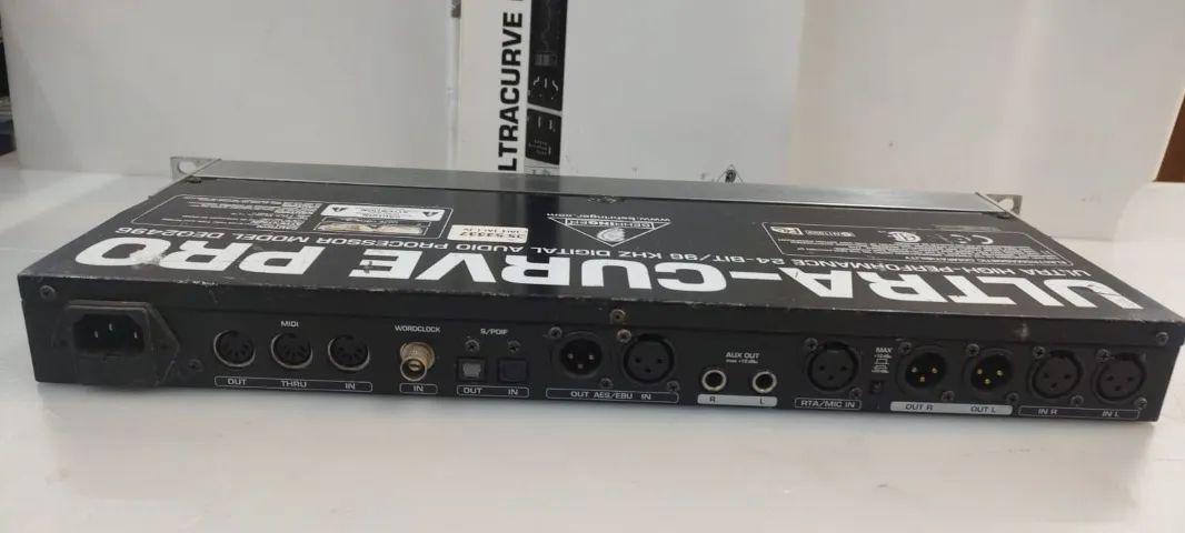 PROCESSADOR BEHRINGER DEQ2496 usado em ótimo estado com manuais