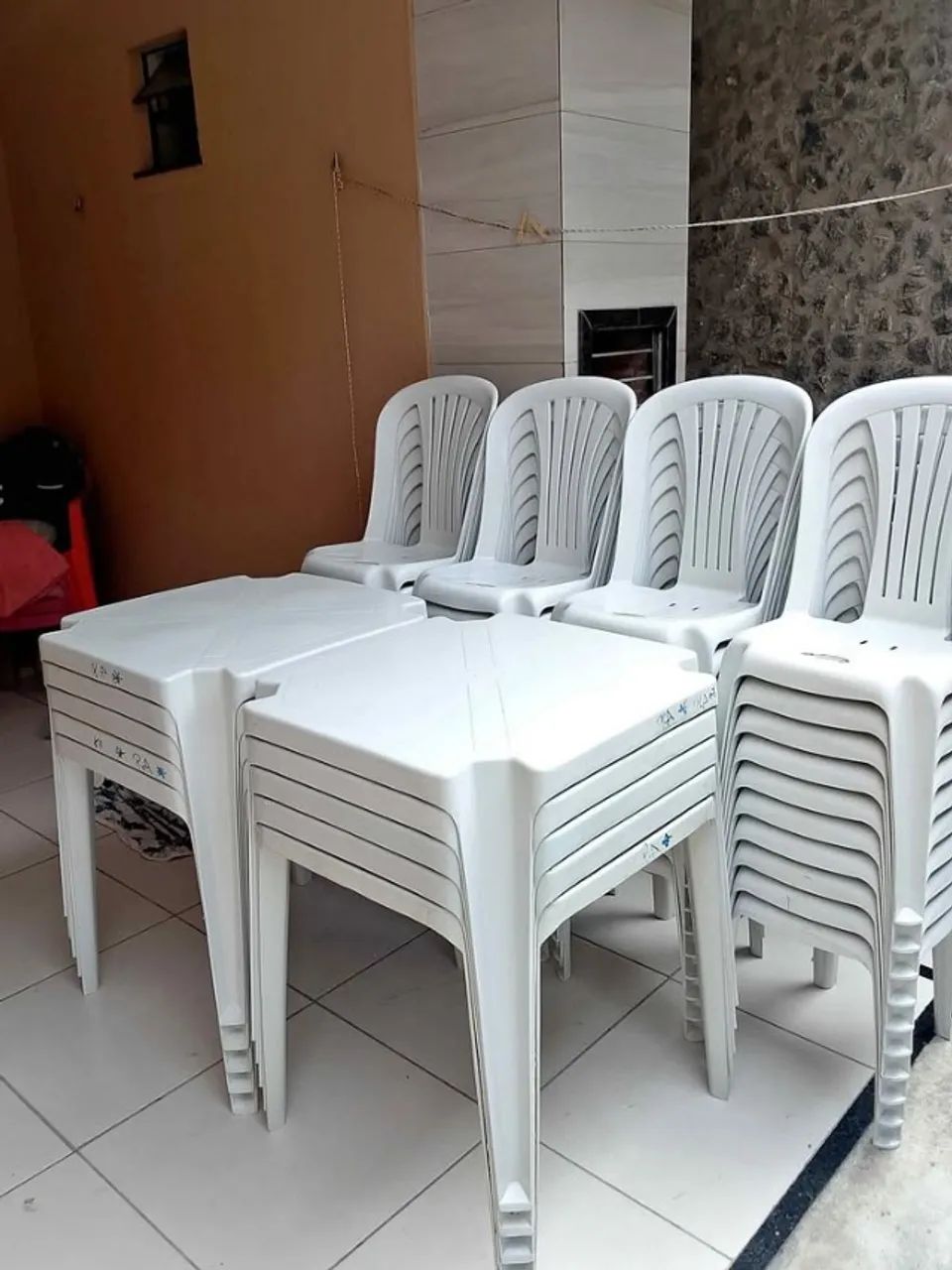 Aluguel de Mesas e Cadeiras para Festas e Eventos - Foto 2