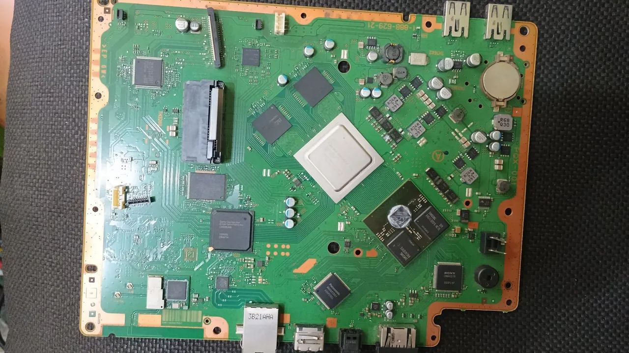 PLACA PS3 SUPER SLIM COM DEFEITO. NÃO SEI O DEFEITO..