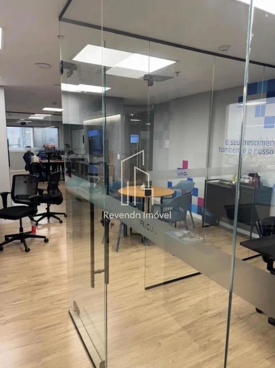 Sala Comercial à Venda no Osasco Prime Center: Modernidade e Sofisticação na Vila Yara, Os