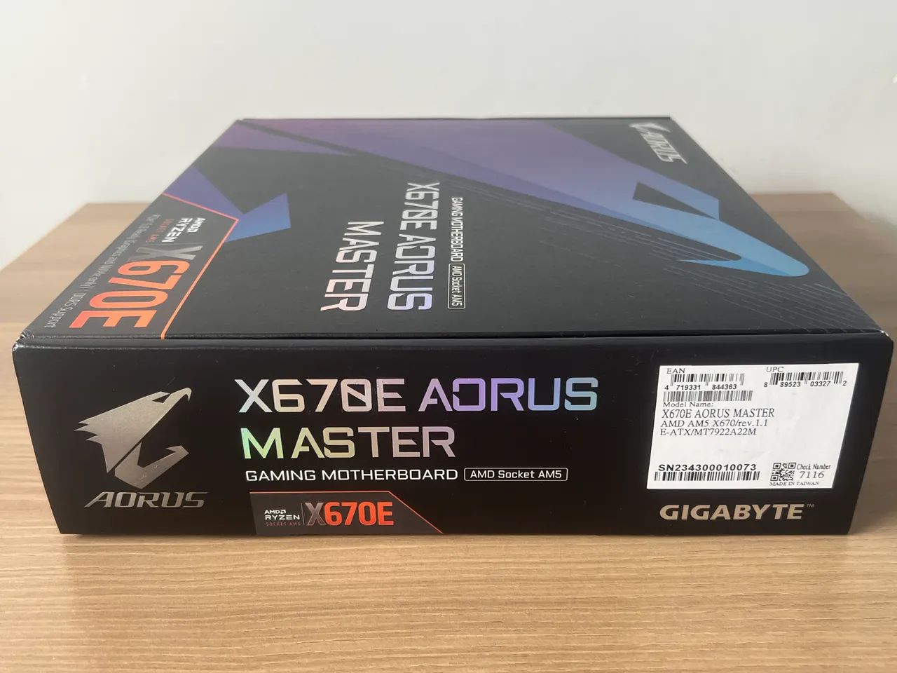Placa-mãe Gigabyte X670E AORUS Master WiFi - NOVA / LACRADA - Foto 3