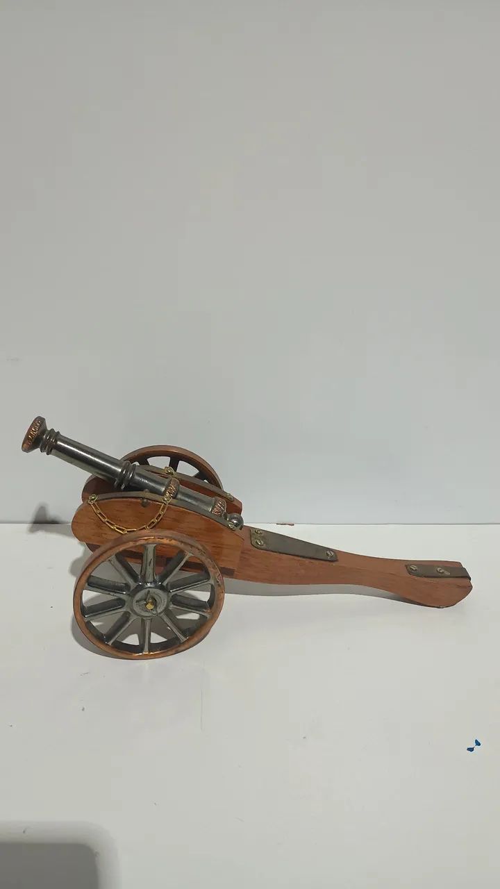 miniatura decorativa de madeira e metal pesado - Foto 2