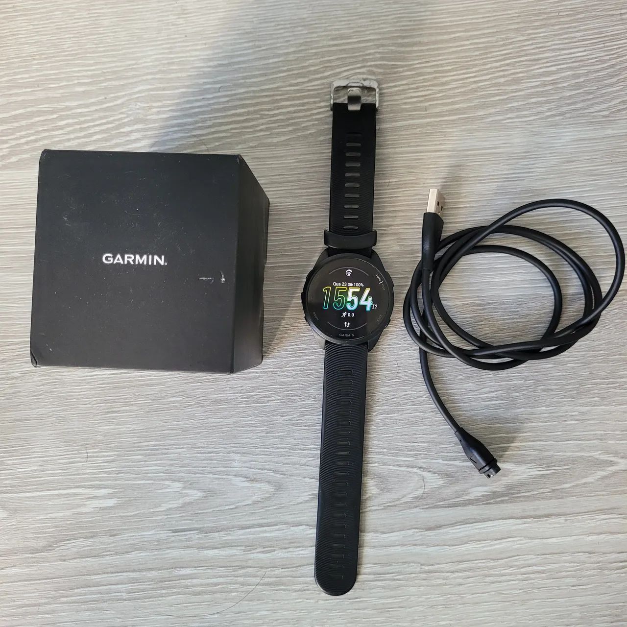 Smartwatch garmin 165 forerunner music