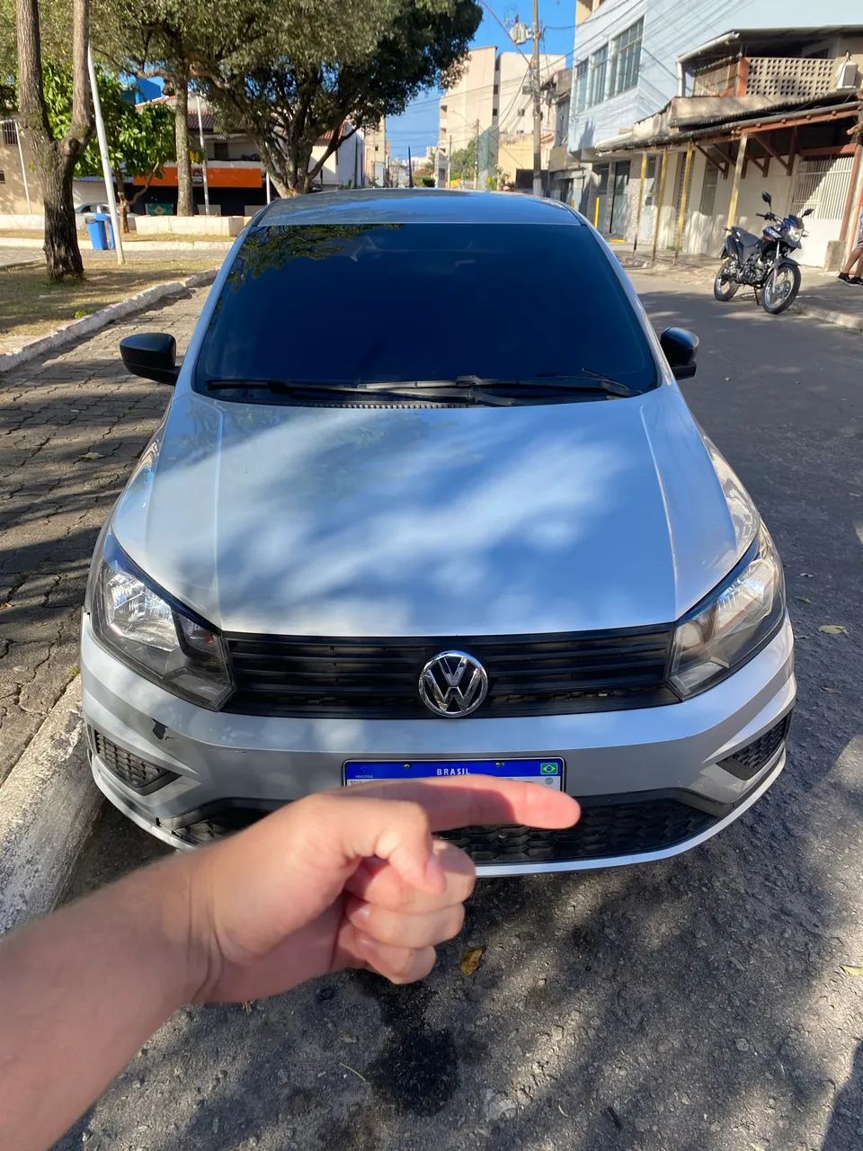 Alugo carro