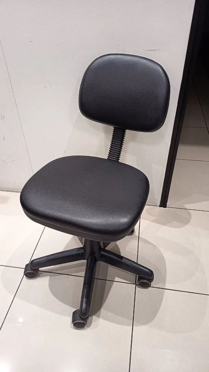 Cadeira para escritório usadas - Foto 2