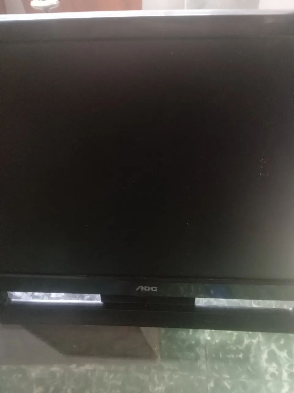 Monitor LCD AOC 17 polegadas com defeito (liga)