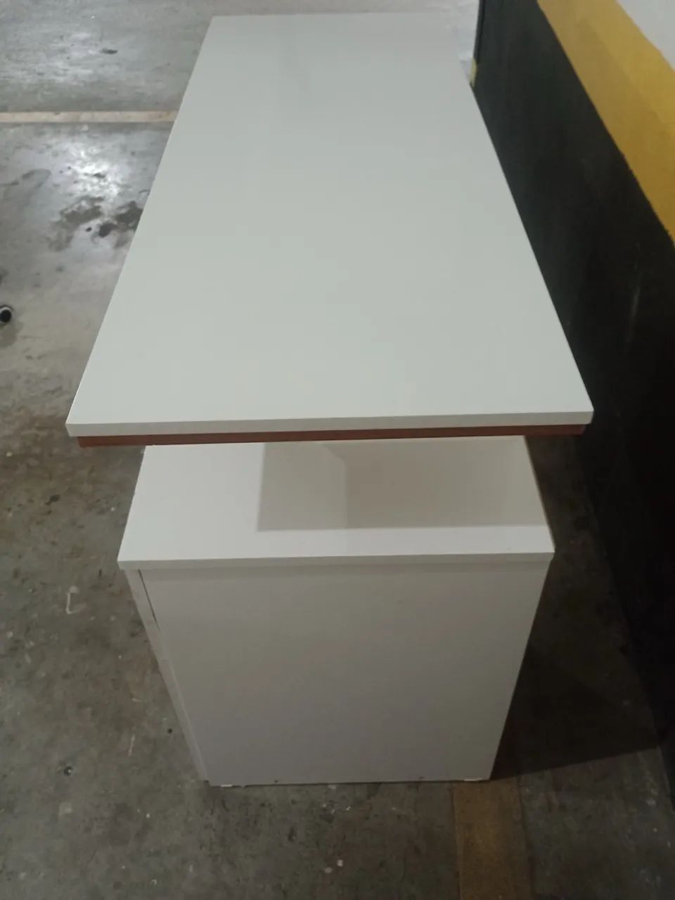 Mesa escritório com cadeira