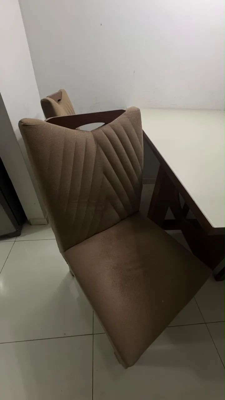 Mesa 4 lugares com tampa de vidro nova nova - Foto 3