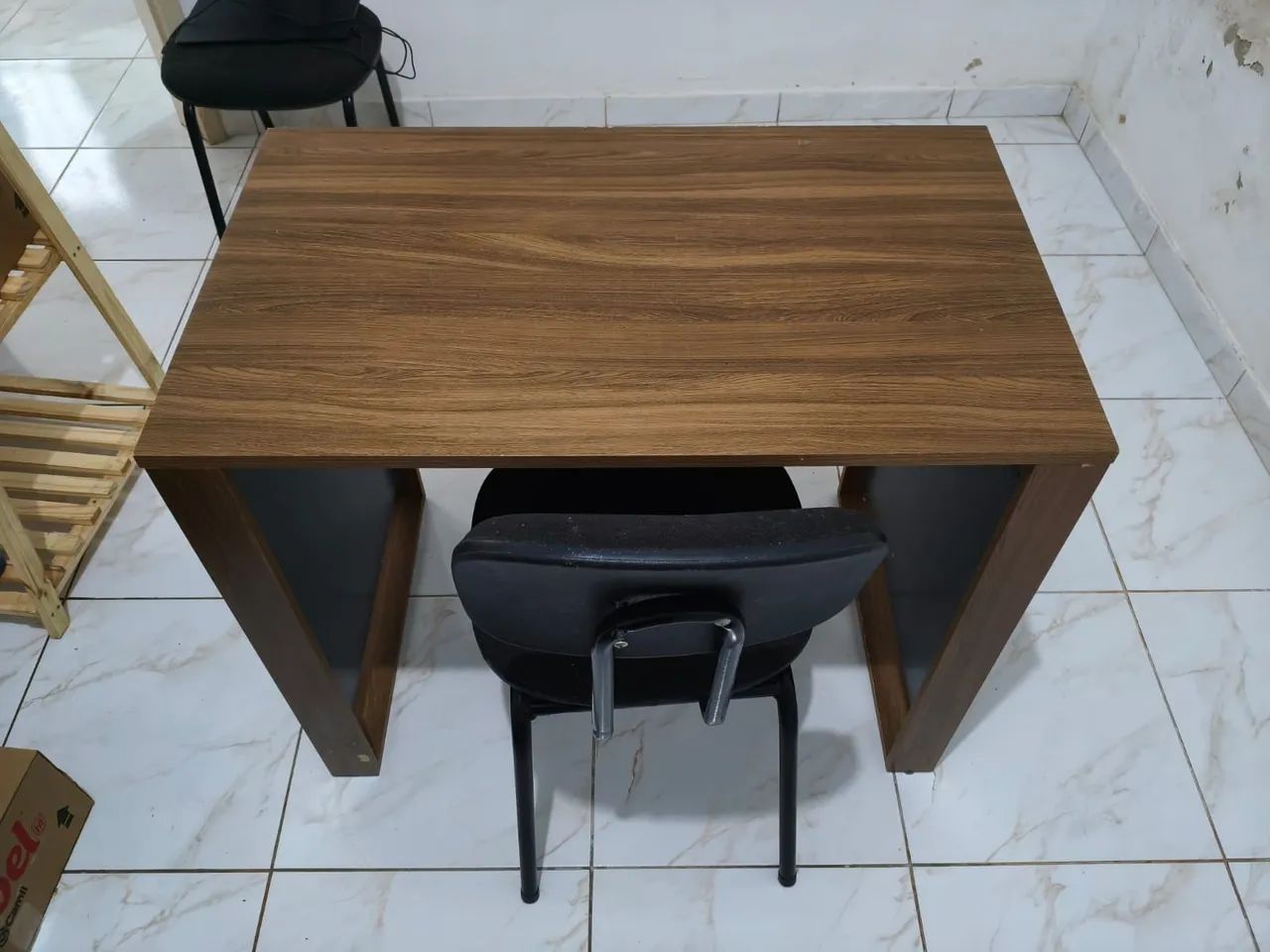 2 Escrivaninhas + 2 cadeiras - Foto 2