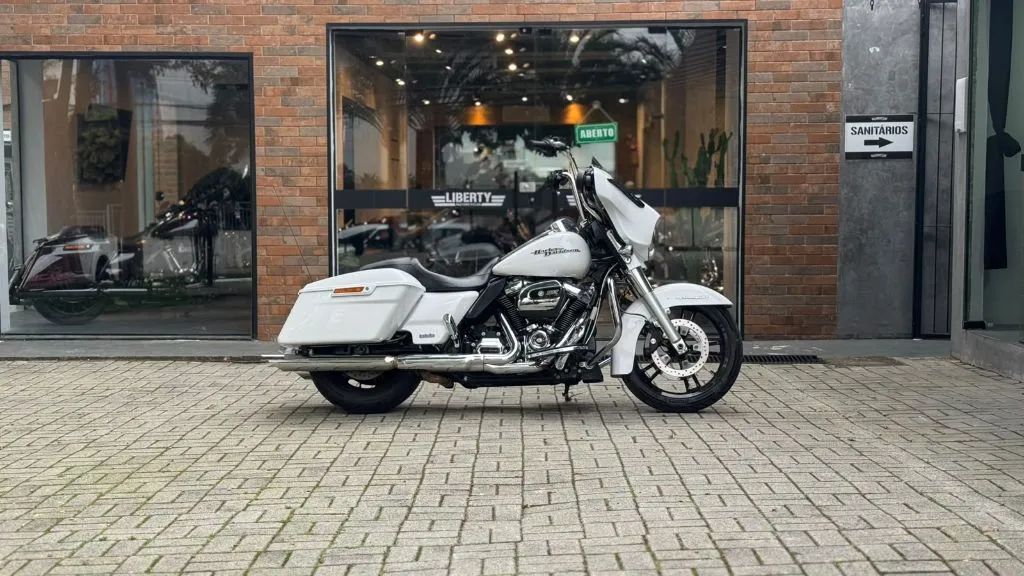 STREET GLIDE SPECIAL FLHXS