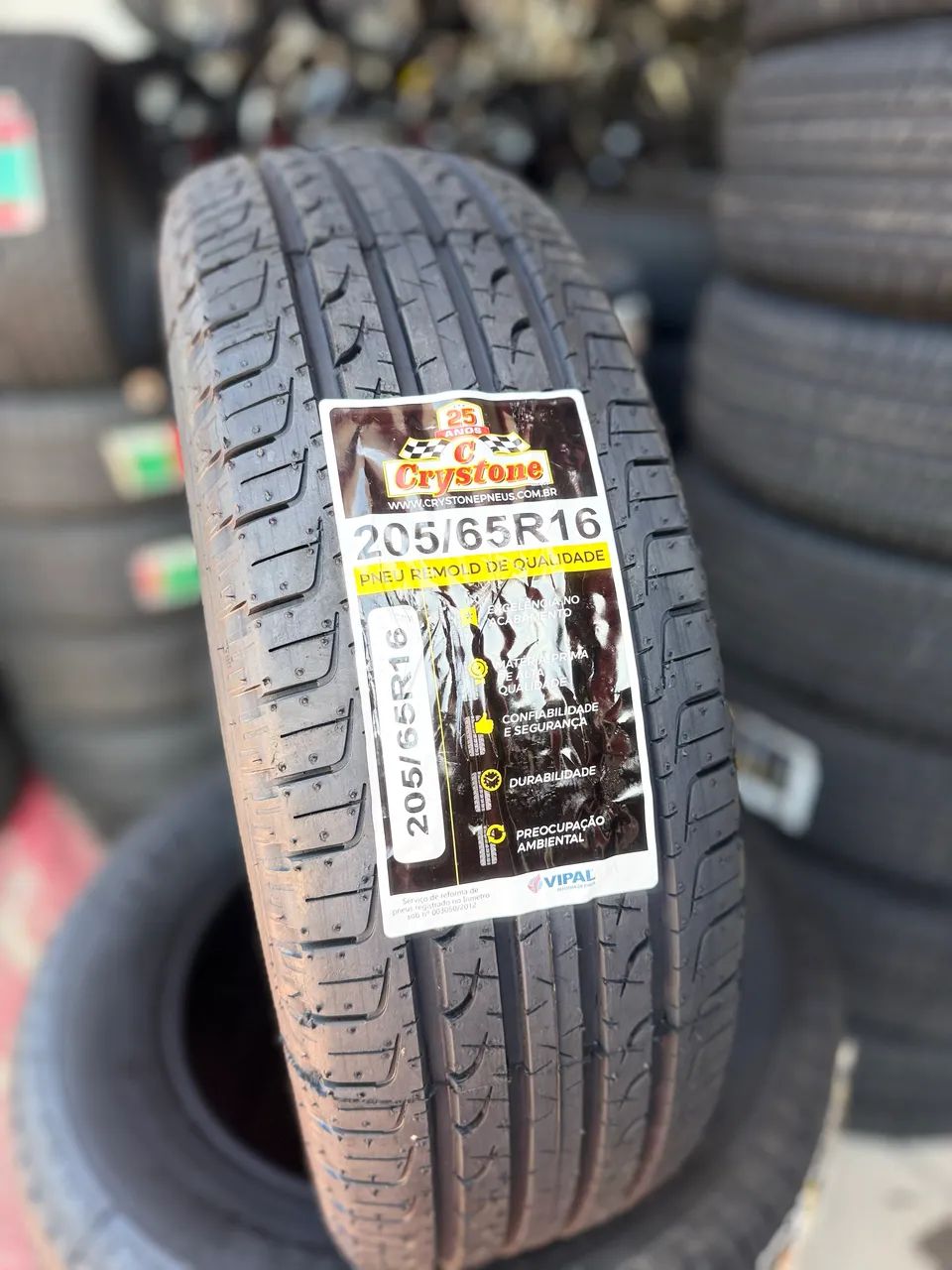 PNEU CRYSTONE 205/65r16 REMOLDE - Foto 2